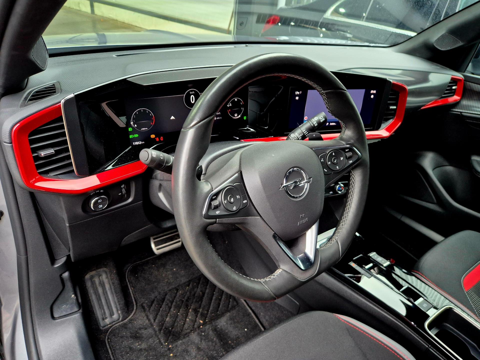 48595103-17.jpg