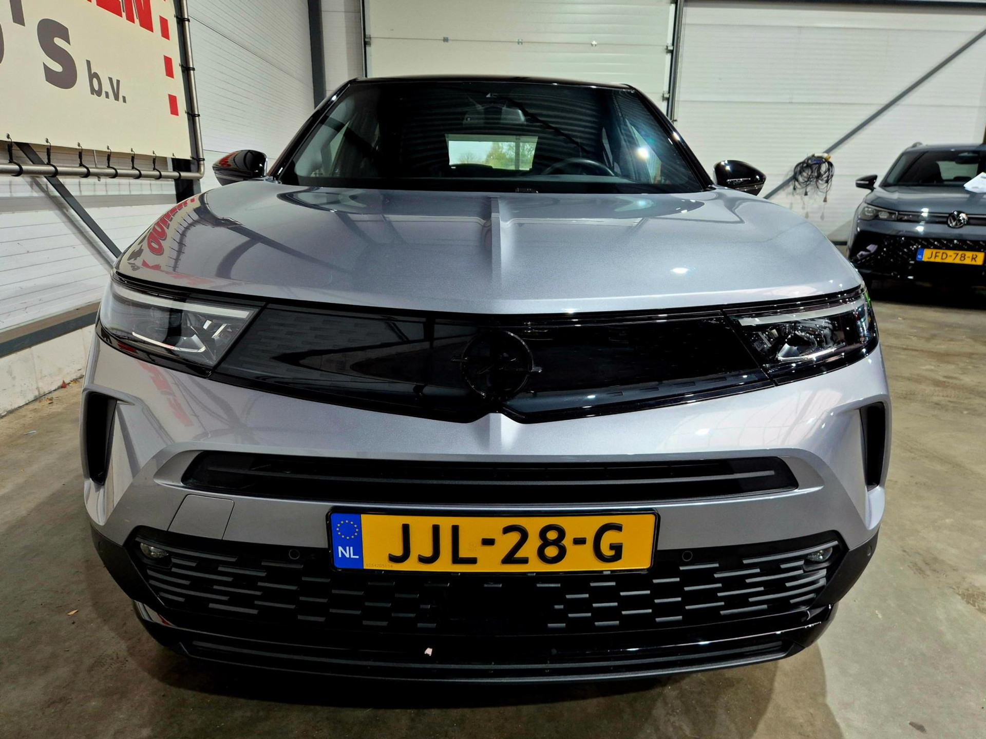 48595103-8.jpg